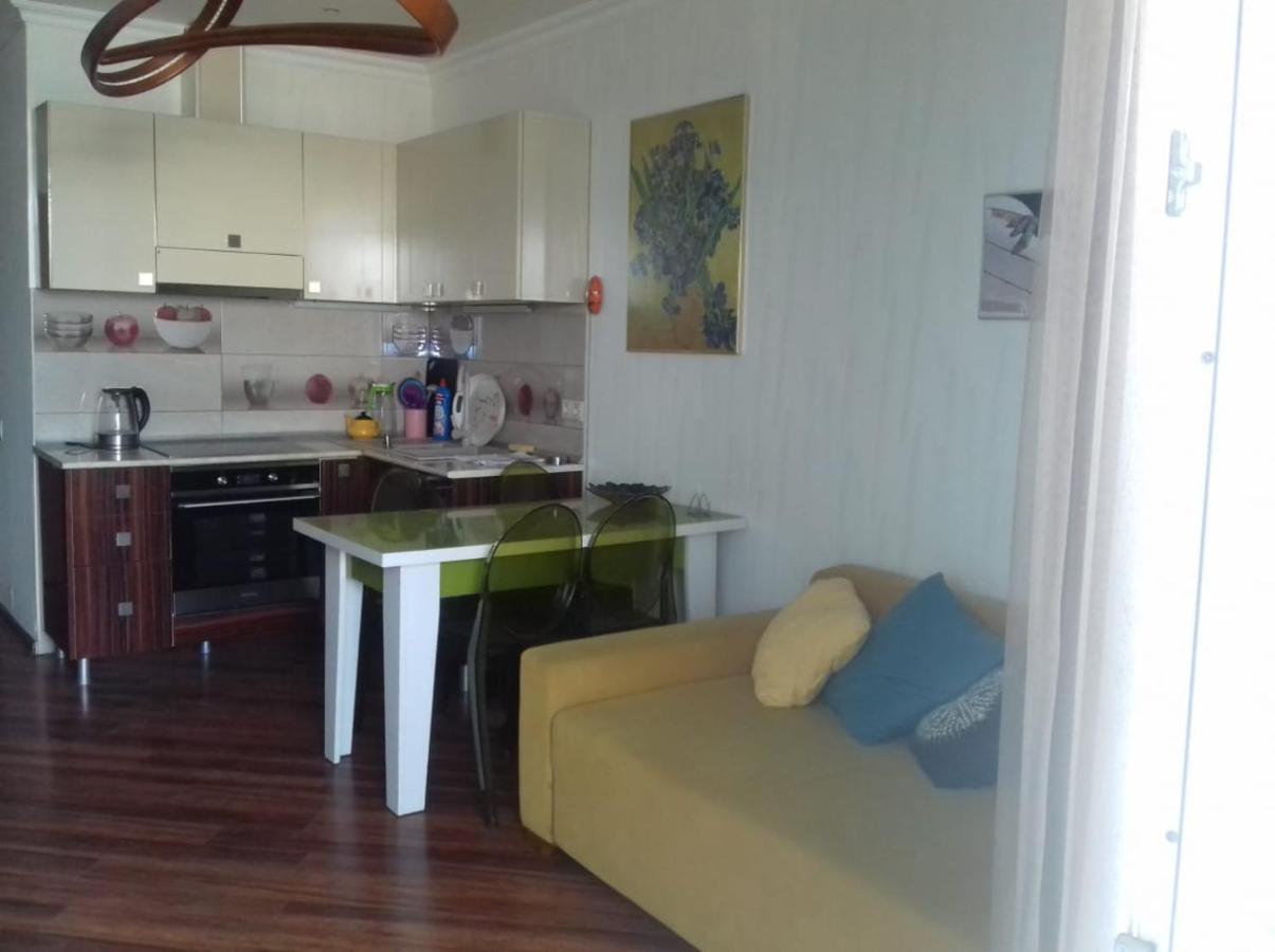 Apartment on Kobaladze str 2 Batumi Bagian luar foto