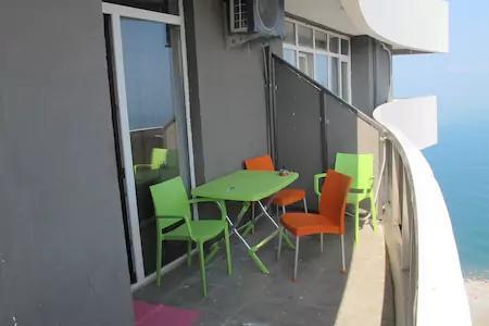 Apartment on Kobaladze str 2 Batumi Bagian luar foto